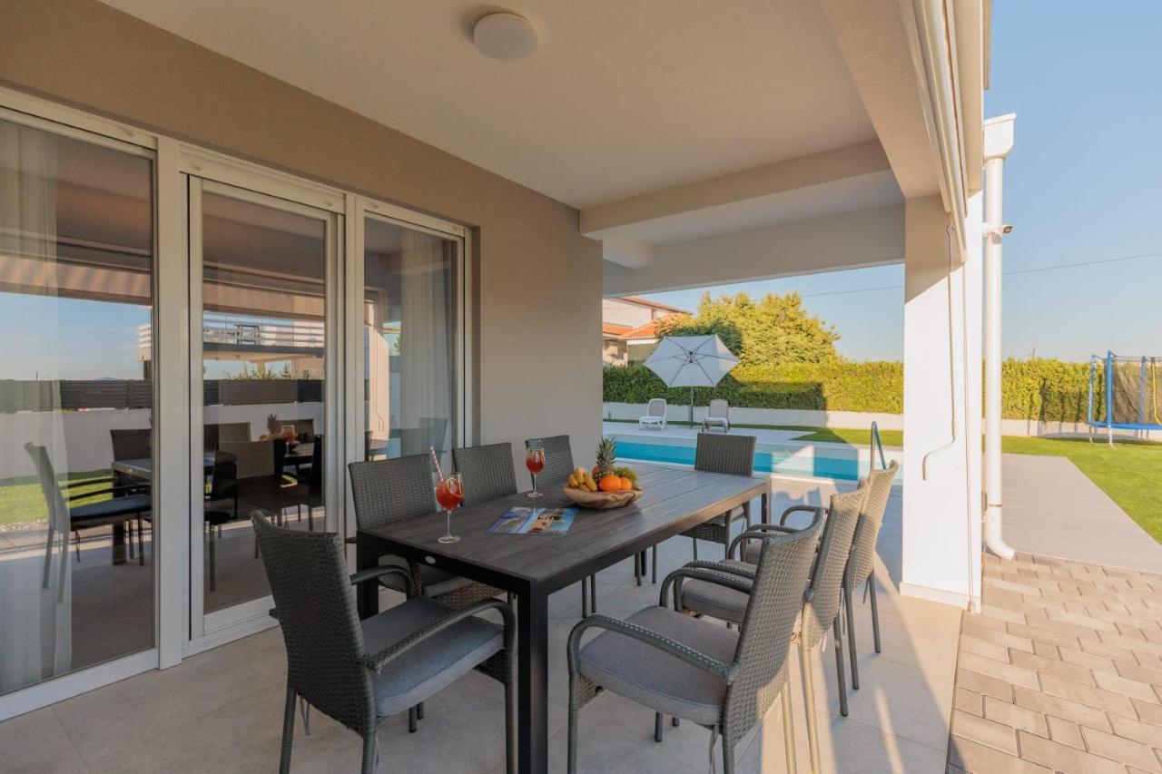 Villa Mara Vrsi Bagian luar foto