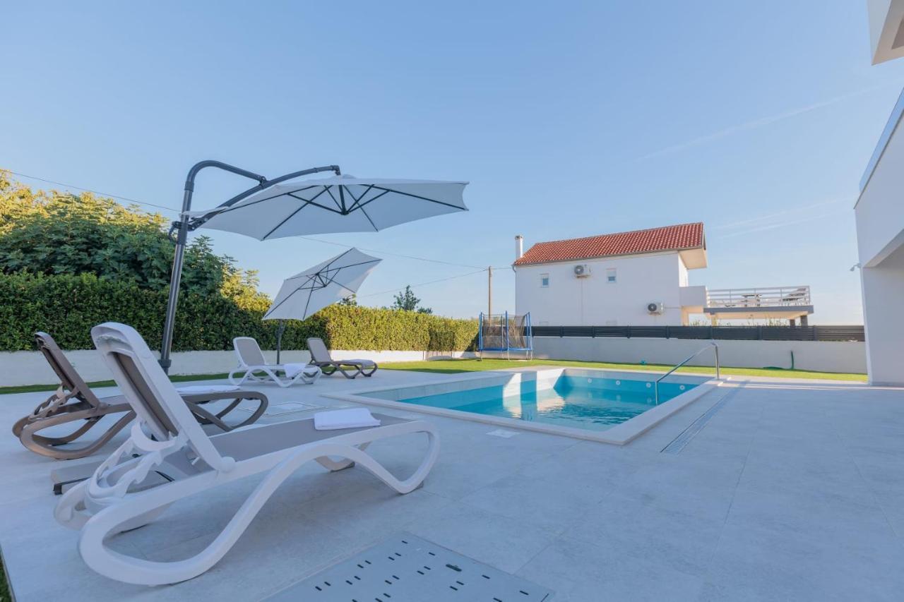 Villa Mara Vrsi Bagian luar foto
