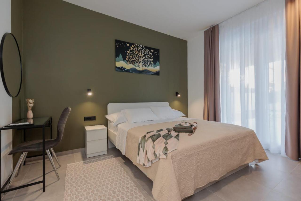 Villa Mara Vrsi Bagian luar foto