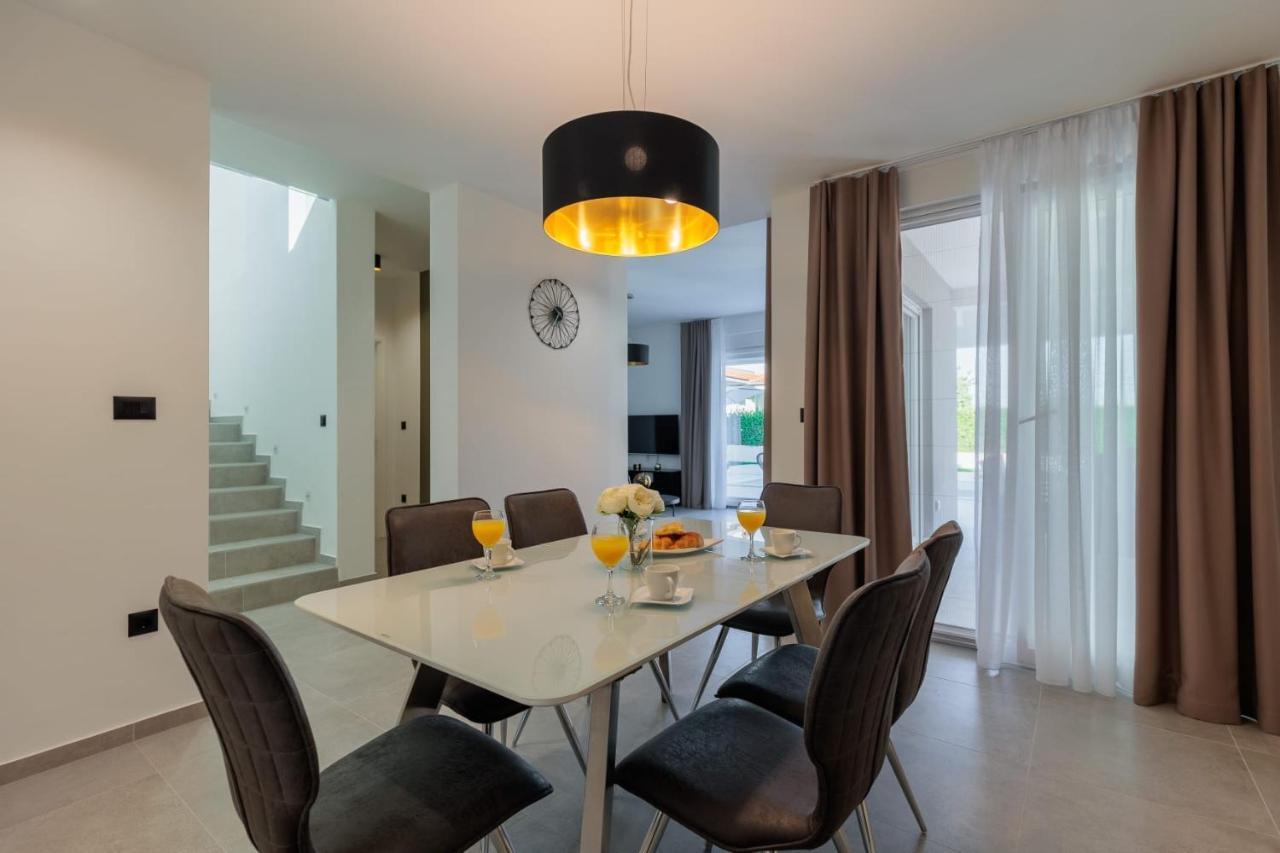 Villa Mara Vrsi Bagian luar foto