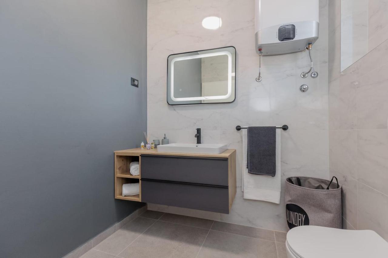 Villa Mara Vrsi Bagian luar foto